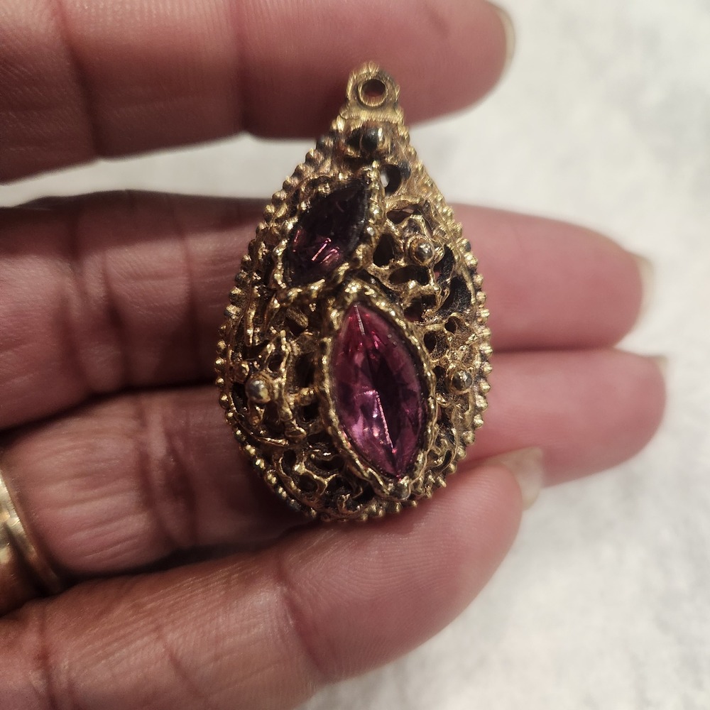 Vintage Gold Tone Filigree Teardrop Pendant Pink Purple Marquise Rhinestone - Picture 8 of 13